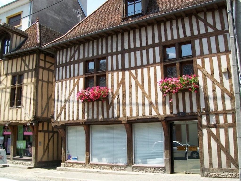 Le Clos Saint Nizier Troyes Exterior photo